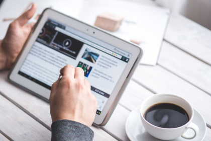 Excluir informações jurídicas da web é possível em casos específicos, como informa a Saftec Digital.
