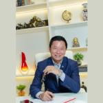 Milton Seigi Hayashi aborda como a abdominoplastia devolve firmeza, autoestima e bem-estar após a gestação.