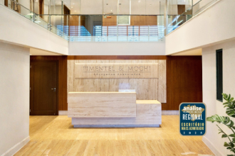 Na recuperação judicial, o interesse coletivo e a função social da empresa ganham destaque como pilares para preservar empregos e atividade econômica, explica Rodrigo Gonçalves Pimentel.