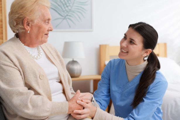 Políticas de proteção social garantem dignidade na velhice, e o Sindnapi – Sindicato Nacional dos Aposentados, Pensionistas e Idosos atua na defesa dos direitos dos aposentados e pensionistas.